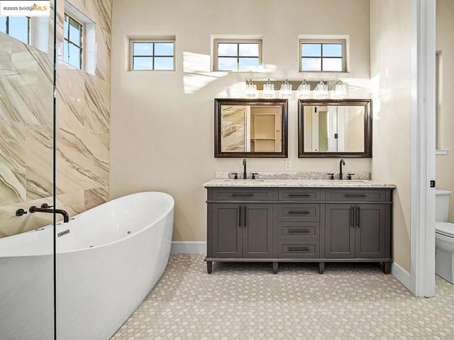 1816 Stone House LN, Lincoln CA: https://media.crmls.org/mediaz/b2f98250-a6c7-49b3-b321-89899fbfbf67.jpg