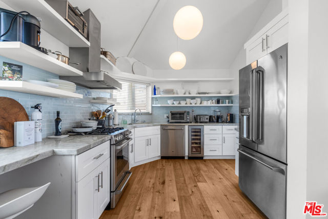 3501 Esplanade, Marina del Rey CA: https://media.crmls.org/mediaz/b2fa3a6e-22f0-426b-8bbb-6c2901ecc2eb.jpg