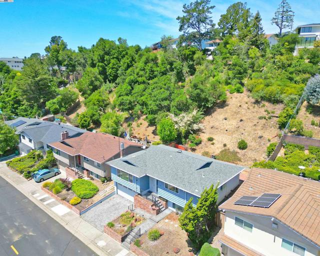 82 Elysian Fields Dr., Oakland CA: https://media.crmls.org/mediaz/b2fad483-6821-4c01-b732-ec3fad689002.jpg