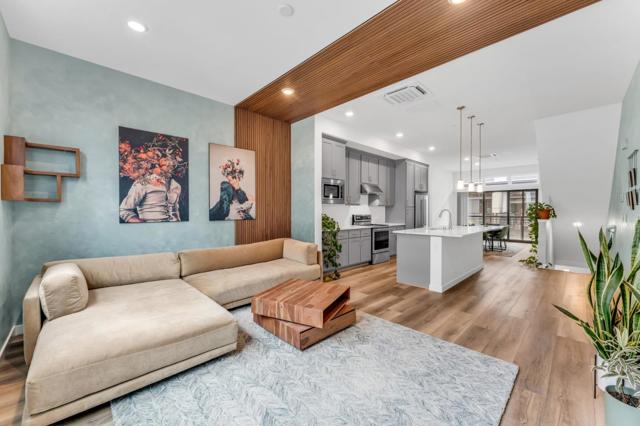 133 Waters Park Circle, San Mateo CA: https://media.crmls.org/mediaz/b2fb800e-ba85-4991-91f5-192f9447807b.jpg