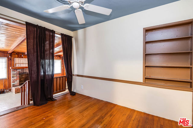 12344 Oxnard Street photo 7