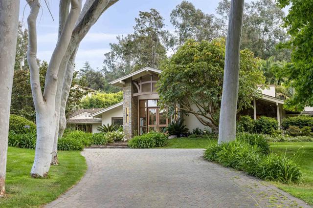 5041 El Secreto, Rancho Santa Fe CA: https://media.crmls.org/mediaz/b2fc958a-c204-42c3-b696-547791d26fa5.jpg