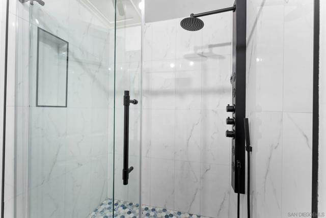 2360 Torrey Pines Rd, La Jolla CA: https://media.crmls.org/mediaz/b2fcc62f-1a99-4fe8-a729-ddfefad526d4.jpg