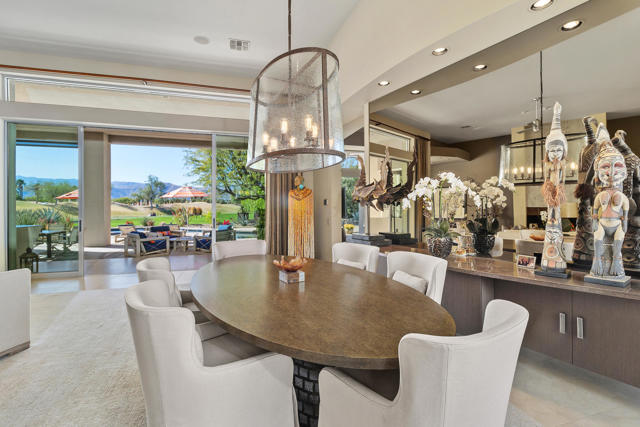 81 Royal Saint Georges Way, Rancho Mirage CA: https://media.crmls.org/mediaz/b2fd0793-c9e0-4b65-9ccb-afe8af025f15.jpg