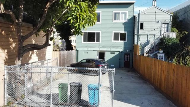 370 Bartlett Street, San Francisco CA: https://media.crmls.org/mediaz/b2fd1bc5-4131-4ed5-beeb-58e51db723d7.jpg