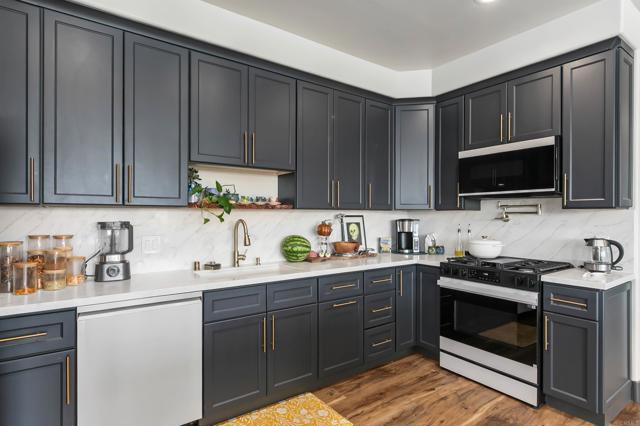 Detail Gallery Image 10 of 67 For 296 East Ln, El Cajon,  CA 92021 - 3 Beds | 2 Baths