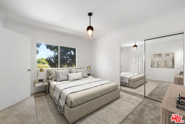 222 7th Street, Santa Monica CA: https://media.crmls.org/mediaz/b2fd7ac4-6de7-460d-a177-d4e3e1946ea1.jpg