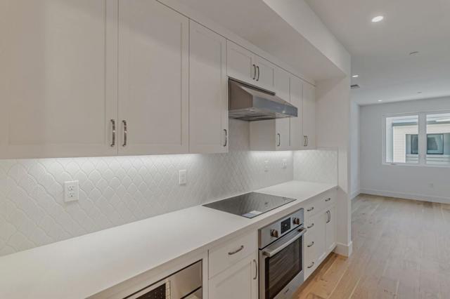 2880 Josephine Lane, Palo Alto CA: https://media.crmls.org/mediaz/b2fe2896-ec4b-452f-84d9-14346855daf3.jpg