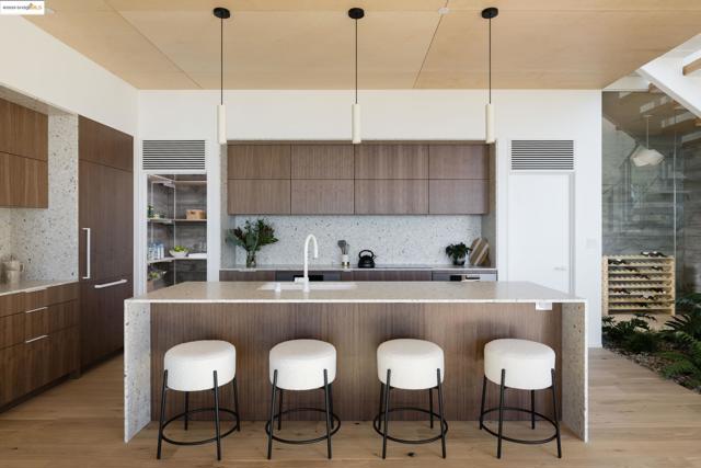 1136 Keith Ave, Berkeley CA: https://media.crmls.org/mediaz/b2fe2901-4862-4971-91ff-4d8a5ccfc984.jpg