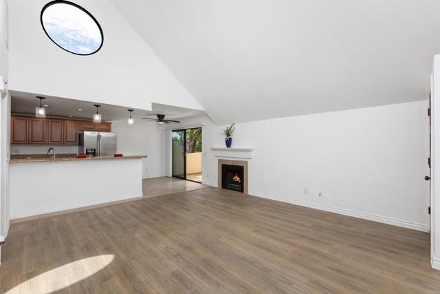 Detail Gallery Image 29 of 42 For 333 Melrose Dr. #F,  Vista,  CA 92083 - 1 Beds | 1 Baths