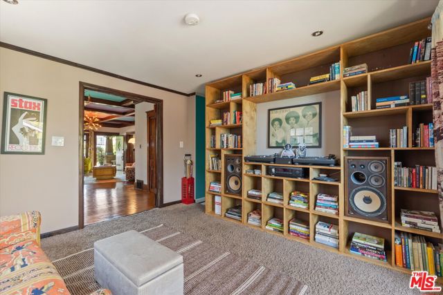 1654 5th Avenue, Los Angeles CA: https://media.crmls.org/mediaz/b30066b3-6b02-449b-9f46-ed372a213c36.jpg