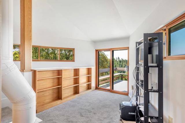 950 Oak Ridge Road, Los Gatos CA: https://media.crmls.org/mediaz/b3009dc9-3d4d-4049-88ee-225d5de01dc6.jpg