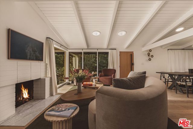 737 Halliday Avenue, Los Angeles CA: https://media.crmls.org/mediaz/b300a2d5-2950-40b2-83c3-92a1ad3a33fc.jpg
