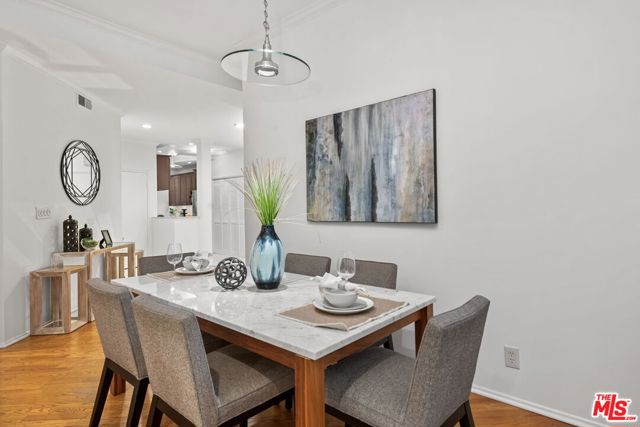 839 Larrabee Street, 3 photo 3
