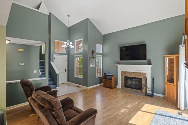 542 Via Sorrento, Morgan Hill CA: https://media.crmls.org/mediaz/b30194ce-61ad-4689-8aac-f1ae98a8f82d.jpg