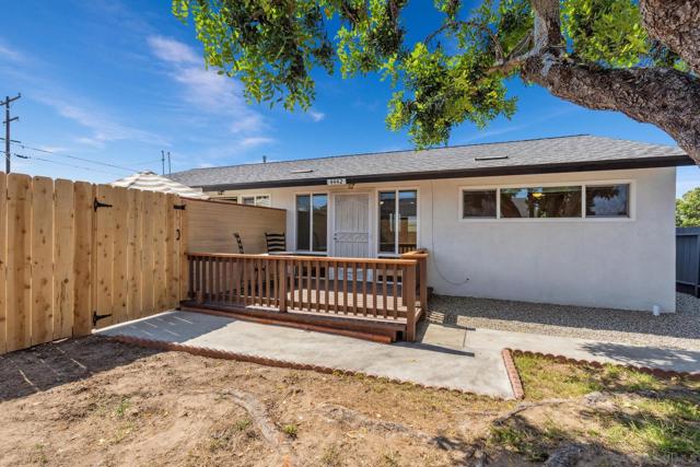 4440 42 Clairemont Dr, San Diego CA: https://media.crmls.org/mediaz/b301c9ef-8512-4e2d-b235-5ddb3721ee05.jpg