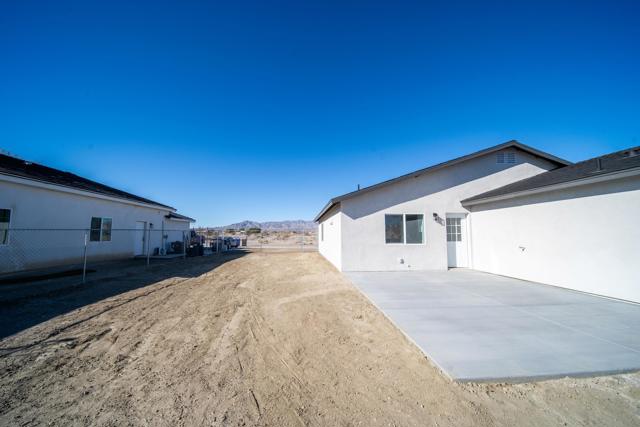 2864 Vista Avenue, Thermal CA: https://media.crmls.org/mediaz/b3020c40-7f71-4a26-b9b0-5c62b6f700a2.jpg