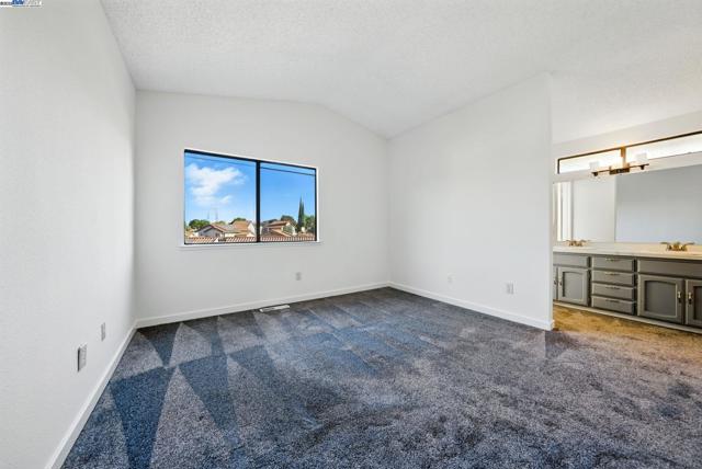 2524 Brazil Ct, Antioch CA: https://media.crmls.org/mediaz/b3022844-103a-4856-9727-0dde9ae6f9e5.jpg