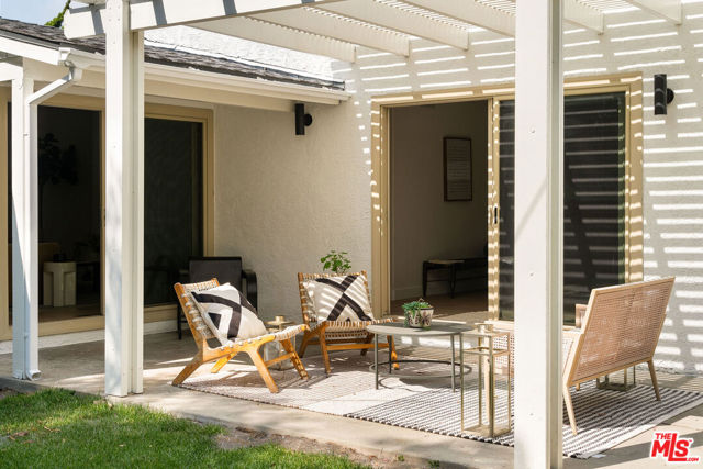 7248 W 88th Place, Los Angeles CA: https://media.crmls.org/mediaz/b3023e2d-183e-4ea0-b059-17d77b65bc11.jpg