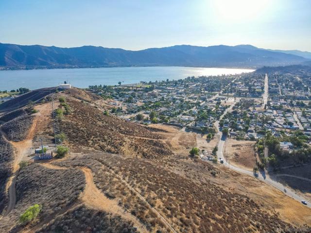 532 Enzo St, Lake Elsinore CA: https://media.crmls.org/mediaz/b3034630-ac2f-45ae-95a7-88dfba957640.jpg