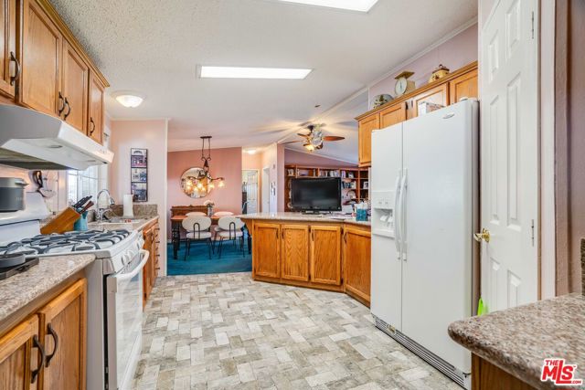 1111 Cherokee, Topanga CA: https://media.crmls.org/mediaz/b303d02f-364b-45f4-a626-fb0cf84db2b1.jpg