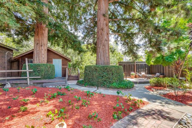 18640 Sandy Road, Castro Valley CA: https://media.crmls.org/mediaz/b3044cc1-bd96-4f93-b5f0-29674bbf6036.jpg
