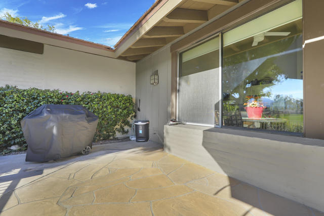 209 Bouquet Canyon Drive, Palm Desert, CA 92211