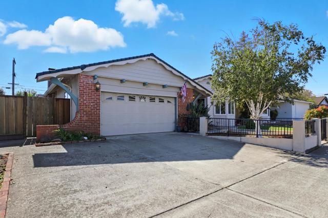 780 Welburn Avenue, Gilroy CA: https://media.crmls.org/mediaz/b3047cfe-c327-4c40-8d22-d0fd74aa13b6.jpg