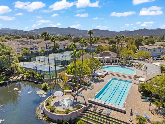 18622 Caminito Cantilena, San Diego CA: https://media.crmls.org/mediaz/b304d3a7-0647-4cf3-8a52-74781c5eeb33.jpg