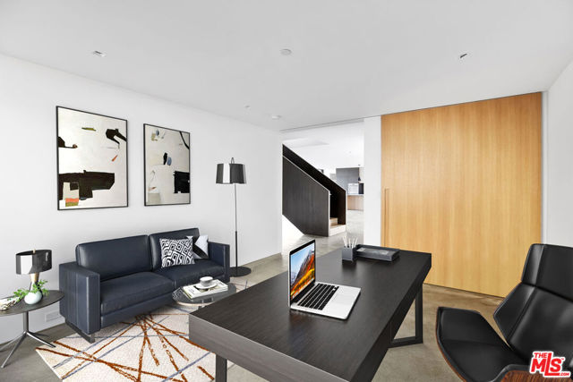 1448 STRADELLA Road, Los Angeles CA: https://media.crmls.org/mediaz/b3051e0b-4b44-43fc-a347-d1392e1e5307.jpg