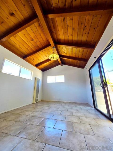 5361 Central Ave, Bonita CA: https://media.crmls.org/mediaz/b3054b0a-7058-4a76-8c78-213283515569.jpg