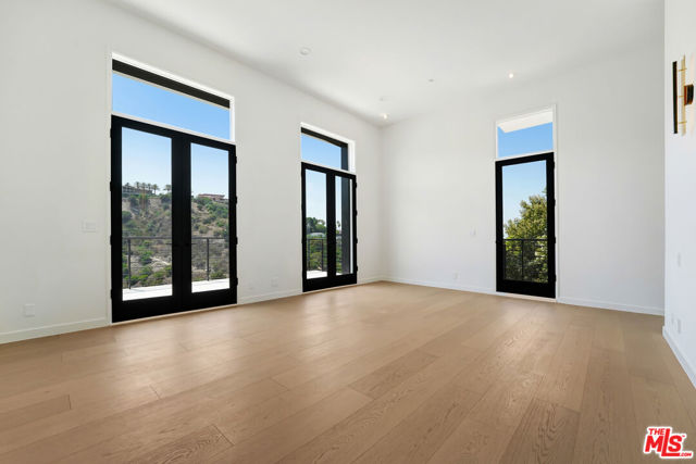 3761 Glenridge Drive, Sherman Oaks CA: https://media.crmls.org/mediaz/b3062698-f4ac-4d11-9e12-7371cde9833e.jpg