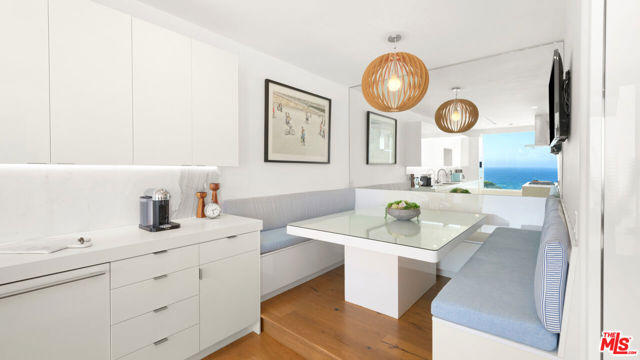 31654 Broad Beach Road photo 28