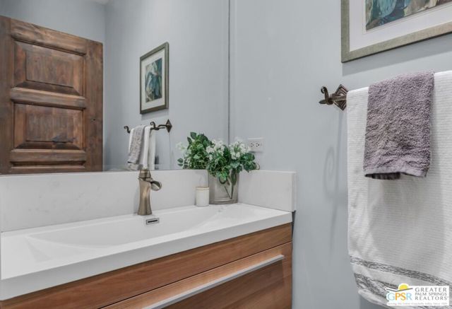 38610 Desert Mirage Drive, Palm Desert CA: https://media.crmls.org/mediaz/b307973f-fc12-4e91-963d-5093479f749e.jpg