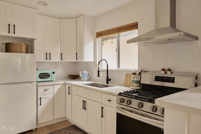 Detail Gallery Image 26 of 32 For 2819 Frederick St, Los Angeles,  CA 90065 - 3 Beds | 3 Baths