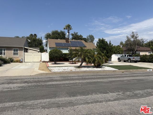 5912 Carpenter Avenue, Valley Village CA: https://media.crmls.org/mediaz/b307f1b6-79b2-4896-8d17-c64c232d6474.jpg