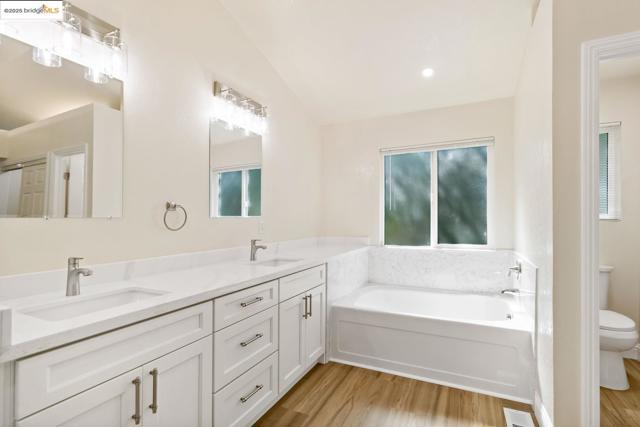 521 Freemark LN, Oakley CA: https://media.crmls.org/mediaz/b3081be5-c270-4868-99a3-f43515eaedf2.jpg