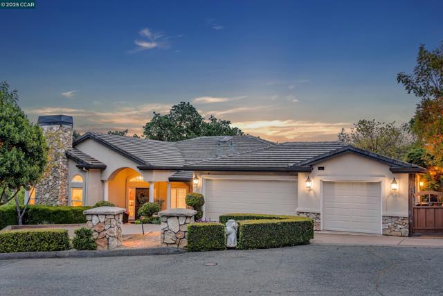 628 Sugarloaf Ct, Walnut Creek CA: https://media.crmls.org/mediaz/b3085bee-df12-489c-994a-e87ed3b392b3.jpg