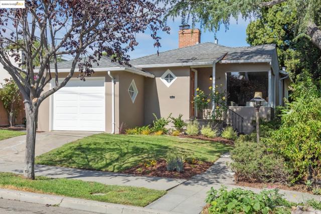 5318 Fleming Avenue, Oakland CA: https://media.crmls.org/mediaz/b308b1fd-d162-4b31-8966-874e3961c008.jpg