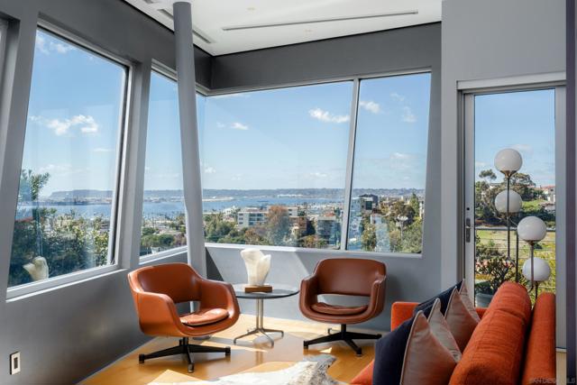 2730 Brant St, San Diego CA: https://media.crmls.org/mediaz/b30922c0-c446-4d24-841a-2b145241eb33.jpg