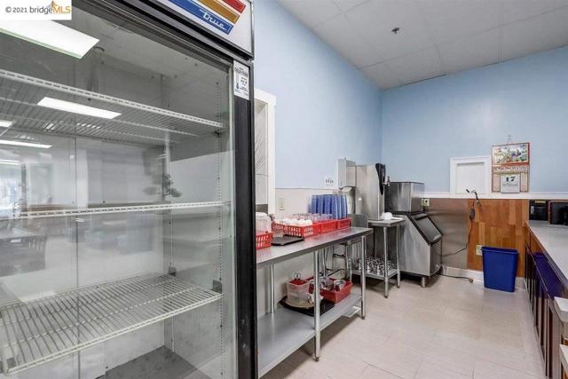 1616 International Boulevard, Oakland CA: https://media.crmls.org/mediaz/b30935b7-f691-48db-bb3d-c27490e6e413.jpg