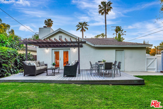 4476 Calhoun Avenue, Sherman Oaks CA: https://media.crmls.org/mediaz/b3093cfc-9976-401b-a4af-5d8b377f757f.jpg