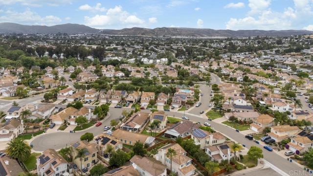 305 Cobblestone Place, Santee CA: https://media.crmls.org/mediaz/b3094129-07df-484f-8248-66e0ef0c0a00.jpg