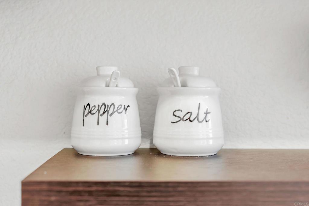 https://media.crmls.org/mediaz/b309a06a-8706-450b-ae09-6e127a229610.jpg?preset=X-Large
