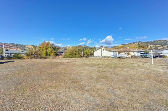 613 Bass Lane, Clearlake Oaks CA: https://media.crmls.org/mediaz/b309accd-8e87-4dd4-9547-59eace6874ed.jpg