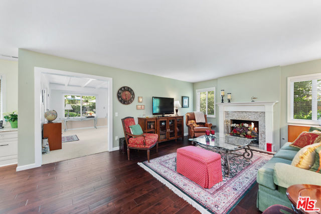 23122 Berdon Street photo 8