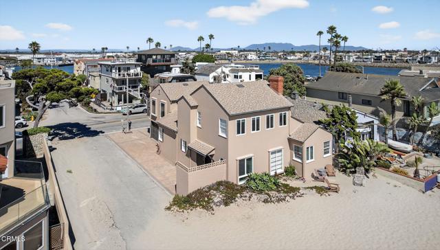 3025 Ocean Drive, Oxnard CA: https://media.crmls.org/mediaz/b309e405-6e1a-4d1f-a20f-27cb9019fbb3.jpg