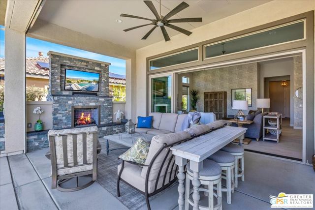 61 Zinfandel, Rancho Mirage CA: https://media.crmls.org/mediaz/b309f461-3256-4d4c-8196-d068e3ad1a13.jpg