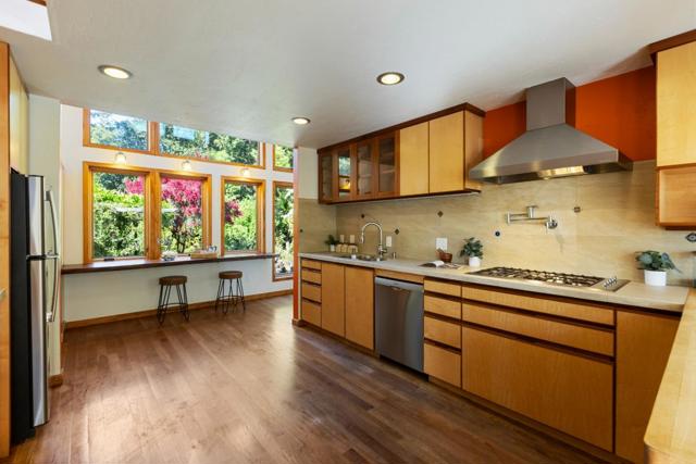 620 Olive Street, Menlo Park CA: https://media.crmls.org/mediaz/b30a0106-1af2-4939-81cf-2d523ff0561b.jpg