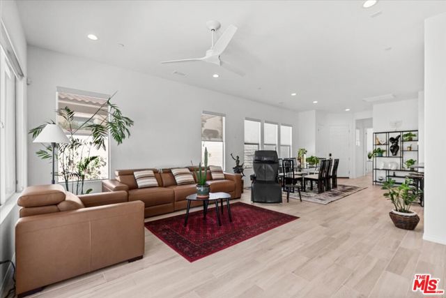 43 Zinfandel, Rancho Mirage CA: https://media.crmls.org/mediaz/b30ac6bb-9f1a-4940-9f2d-68ce96c6724b.jpg